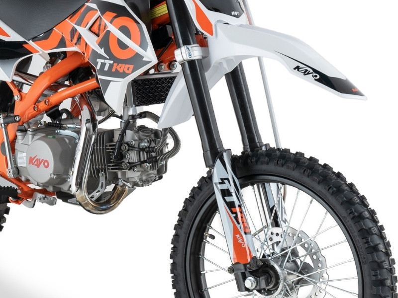 Pit Bike KAYO 140 TT w akcji off-road