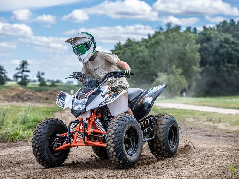 Quad KAYO Au180 - Zdjęcie na torze