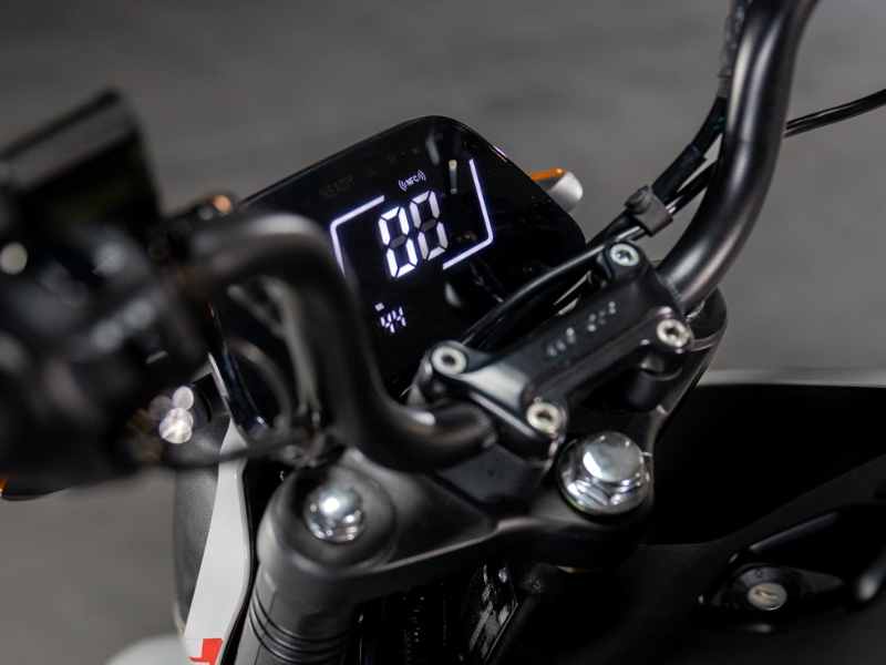 Skuter Elektryczny MRF E-street 2.5 - Wyświetlacz LCD