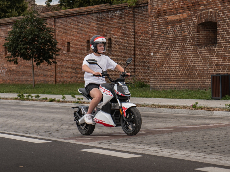 Skuter Elektryczny MRF E-street 2.5