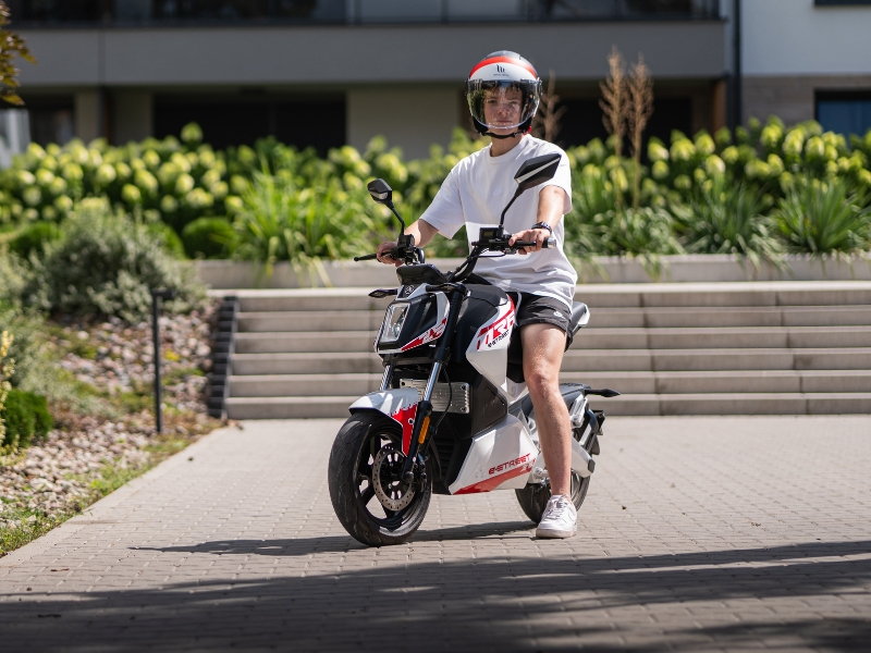 Skuter Elektryczny MRF E-street 2.5
